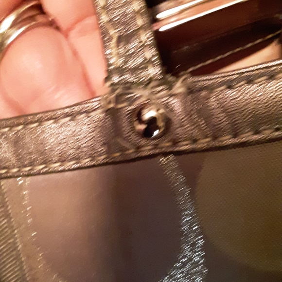 Fabulous Coach handbag! - Picture 2 of 13